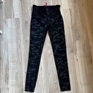 Women’s Spanx Camo Leggings - Black